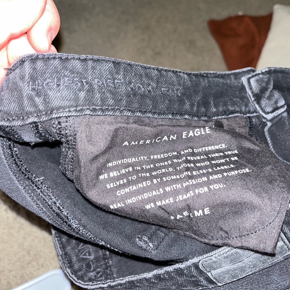 American Eagle highest rise ripped mom jean size 6 long #highwaistedjeans - Picture 5 of 6